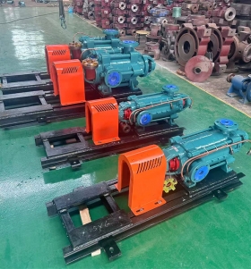 2台D46-50X4泵带底座 2台D12-25X6泵带底座 发往安徽